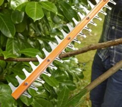 Black & Decker BLACK+DECKER BEHT251-QS Heggenschaar - 450W - 50cm - Gesnoerd -Tuingereedschap Winkel 1200x1060