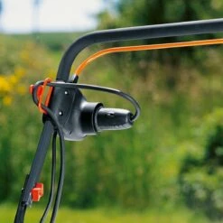 GARDENA EVC 1000 Verticuteermachine - Werkbreedte 30 Cm - Werkgebied 600m2 -Tuingereedschap Winkel 1200x1200 1002