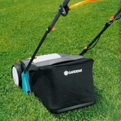 GARDENA EVC 1000 Verticuteermachine - Werkbreedte 30 Cm - Werkgebied 600m2 -Tuingereedschap Winkel 1200x1200 1007