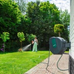 VONROC Automatische Slanghaspel – Incl. 25m Tuinslang, Aansluitslang, Spuitstuk, Koppelingen & Kraanaansluiting -Tuingereedschap Winkel 1200x1200 478