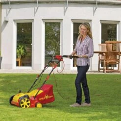 WOLF-Garten Elektrische Verticuteermachine VA 303 E - Werkbreedte 30 Cm - Opvangzak 35 L - 1300 W Motor - Moshark - Verticuteren - Opvangen -Tuingereedschap Winkel 1200x1200 989