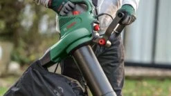 Bosch UniversalGardenTidy 2300 Bladblazer - Op Snoer - 2300 W -Tuingereedschap Winkel 1200x675 12