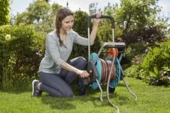 GARDENA - AquaRoll M CleverRoll Easy Slangenwagen - Maximaal 60 Meter - Inklapbare Zwengel -Tuingereedschap Winkel 1200x799 102