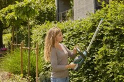 GARDENA - ComfortCut 50/18V-P4A Ready-To-Use Set - Heggenschaar -Tuingereedschap Winkel 1200x799 44