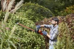 Black & Decker BLACK+DECKER BEHTS451-QS Heggenschaar - 550W - 60cm - Gesnoerd 17 Black & Decker BLACK+DECKER BEHTS451-QS Heggenschaar - 550W - 60cm - Gesnoerd -Tuingereedschap Winkel 1200x800 103