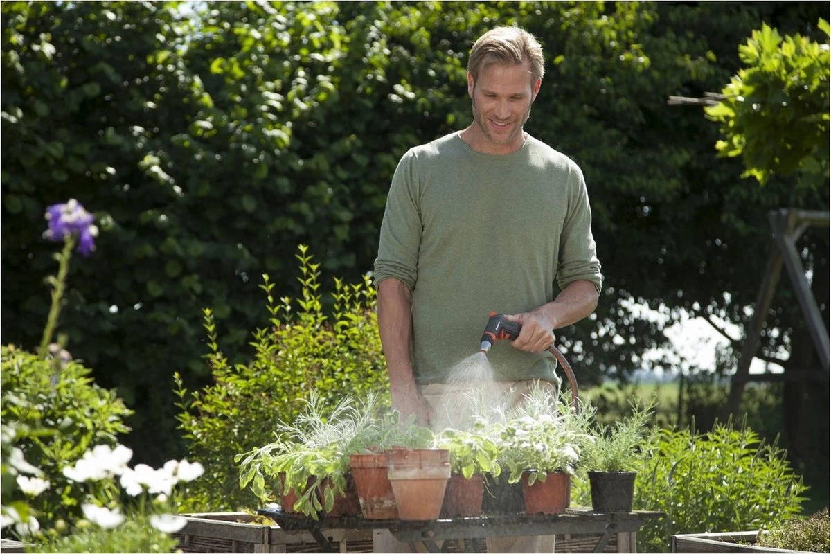 GARDENA - Premium Reinigingssproeier Spuitpistool - Metaal - Voor Reiniging En Bewatering 11 GARDENA - Premium Reinigingssproeier Spuitpistool - Metaal - Voor Reiniging En Bewatering - Afbeelding 9