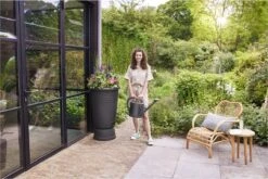 Elho Green Basics Regenton Plus 105 - Regenton Voor Kweken En Oogsten - Ø 58.4 X H 80.4 Cm - Zwart/Living Black -Tuingereedschap Winkel 1200x801 7