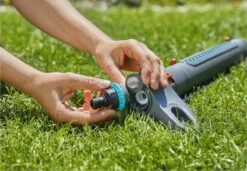 GARDENA - Zwenksproeier AquaZoom S - Tuinsproeier - 9 Tot 150 M² -Tuingereedschap Winkel 1200x829 2