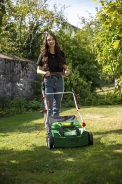 Gartenmeister Elektrische Verticuteermachine En Beluchter - GMEVL 1800W 11 Gartenmeister Elektrische Verticuteermachine En Beluchter - GMEVL 1800W -Tuingereedschap Winkel 799x1200 69