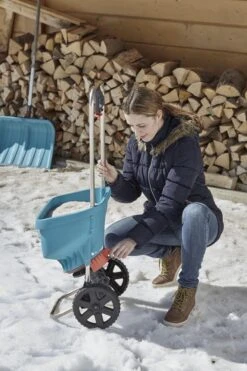 GARDENA Strooiwagen XL Strooikar - 800m2 - 18 Liter 16 GARDENA Strooiwagen XL Strooikar - 800m2 - 18 Liter -Tuingereedschap Winkel 799x1200 73