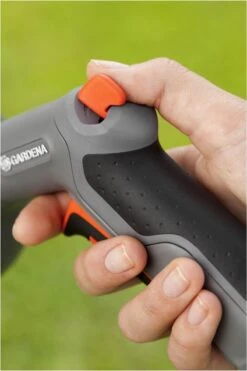 GARDENA - Comfort Reinigingsbroes - Spuitpistool - Traploos Instelbaar -Tuingereedschap Winkel 800x1200 62