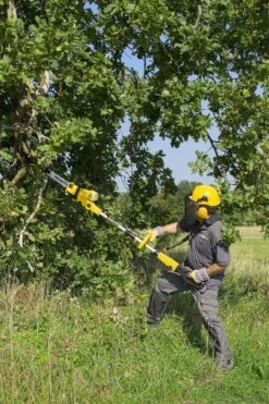 Powerplus POWXG1032 Elektrische Kettingzaag - 900W - Zwaardlengte 300mm - Automatische Kettingsmering - Incl. 1x Ketting En 1x Zwaard -Tuingereedschap Winkel 800x1200 83