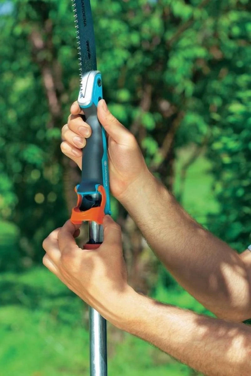 GARDENA Combisysteem Snoeizaag 300P Curved Takkenzaag - Meslengte 340 Mm - Exclusief Verlengstok 4 GARDENA Combisysteem Snoeizaag 300P Curved Takkenzaag - Meslengte 340 Mm - Exclusief Verlengstok - Afbeelding 2