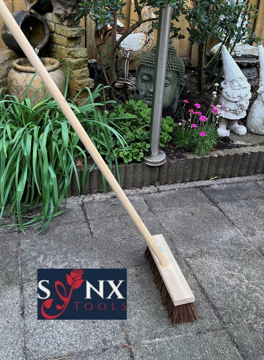 Synx Tools Stadsbezem 30 Cm - Bezem - Buitenveger - Veger - Steel 150 Cm - Harde Natuurvezels - Straatbezem - Bezems - Buitenbezem - Tuinbezem 4 Synx Tools Stadsbezem 30 Cm - Bezem - Buitenveger - Veger - Steel 150 Cm - Harde Natuurvezels - Straatbezem - Bezems - Buitenbezem - Tuinbezem - Afbeelding 2