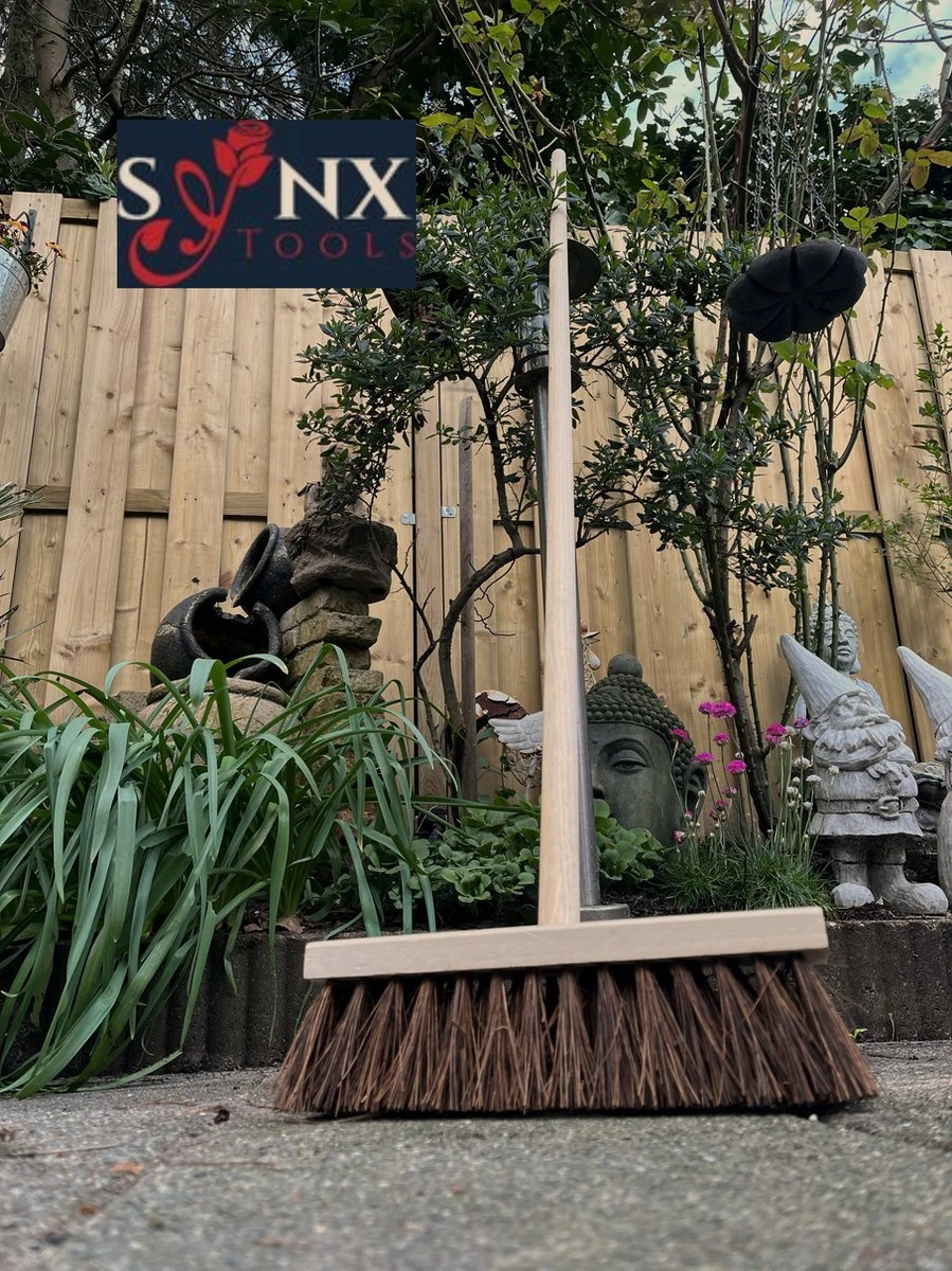 Synx Tools Bezem - Stadsbezem 30 Cm - Buitenveger - Veger - Steel 120 Cm - Harde Natuurvezels - Straatbezem - Bezems - Buitenbezem - Tuinbezem 3 Synx Tools Bezem - Stadsbezem 30 Cm - Buitenveger - Veger - Steel 120 Cm - Harde Natuurvezels - Straatbezem - Bezems - Buitenbezem - Tuinbezem