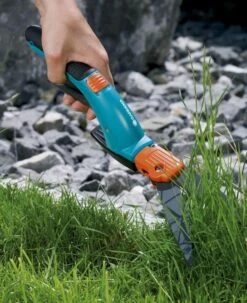 GARDENA Comfort Grasschaar - 360° Draaibaar - Antikleef Coating - Golfsnede 14 GARDENA Comfort Grasschaar - 360° Draaibaar - Antikleef Coating - Golfsnede -Tuingereedschap Winkel 978x1200
